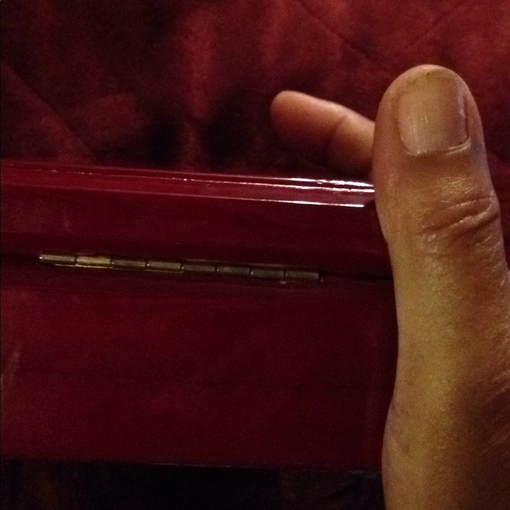 Cherry wood hinged watch box with leather pillow. - Picture 2 of 4